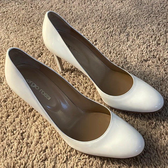 Sergio Rossi Shoes - Sergio Rossi white round toe pumps